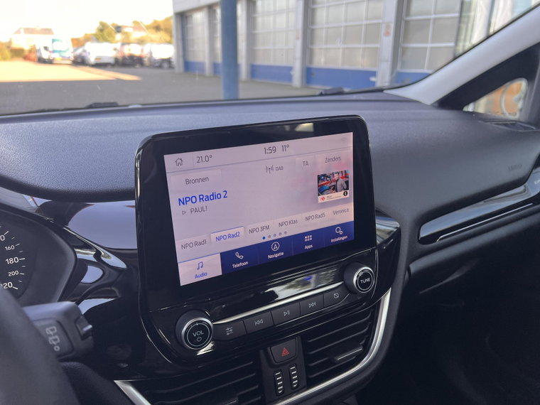 Vehicle Image 22
