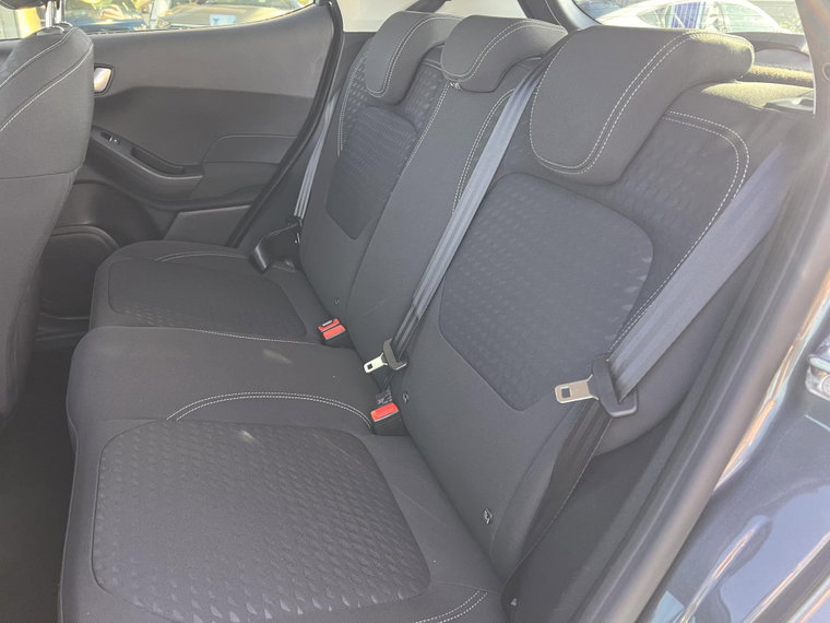 Vehicle Image 25