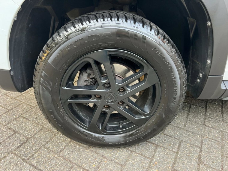 Vehicle Image 17