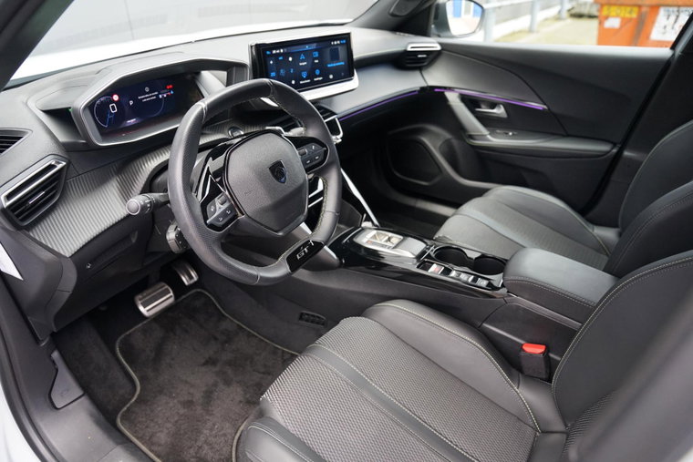 Vehicle Image 38