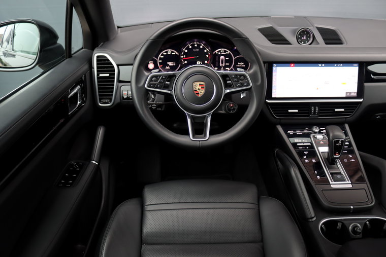 Vehicle Image 25