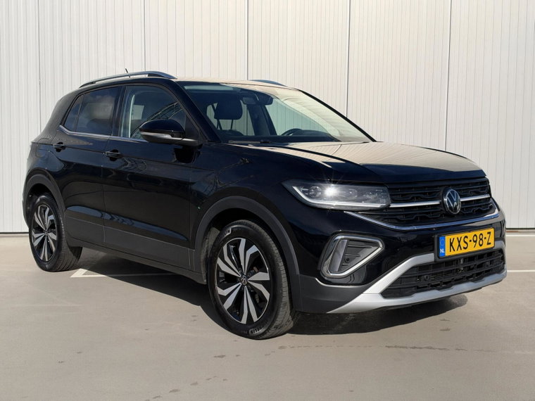 Vehicle Image 32