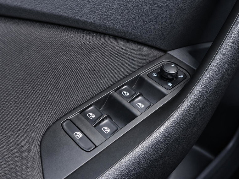 Vehicle Image 24