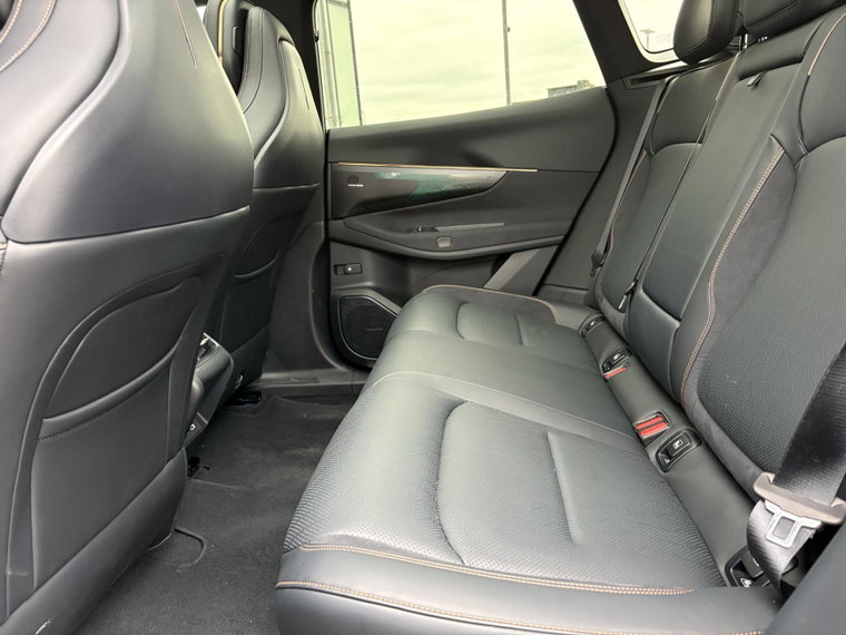 Vehicle Image 17