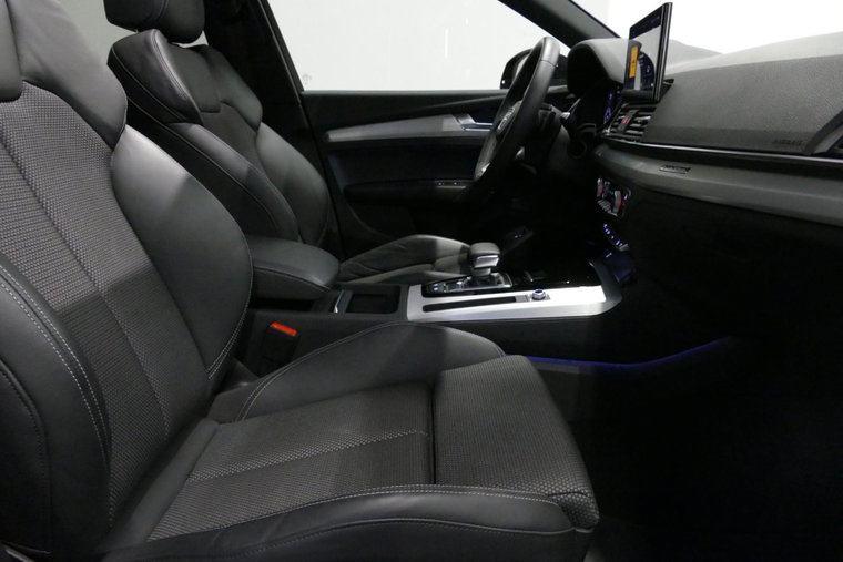 Vehicle Image 30