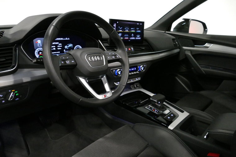 Vehicle Image 6