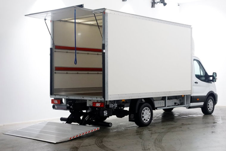 Vehicle Image 12