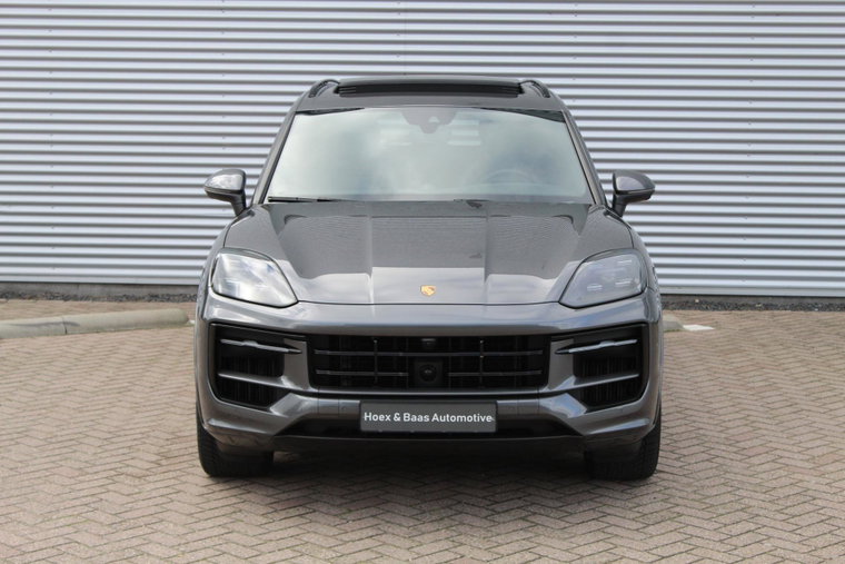 Vehicle Image 32