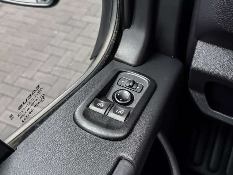 Vehicle Image 43