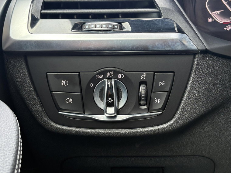 Vehicle Image 28