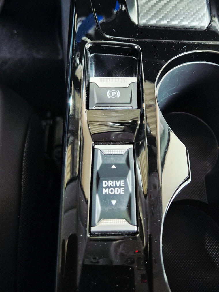 Vehicle Image 26