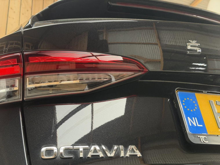 Vehicle Image 40