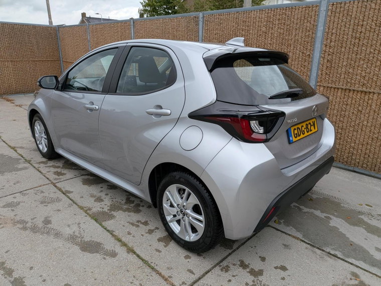 Vehicle Image 6