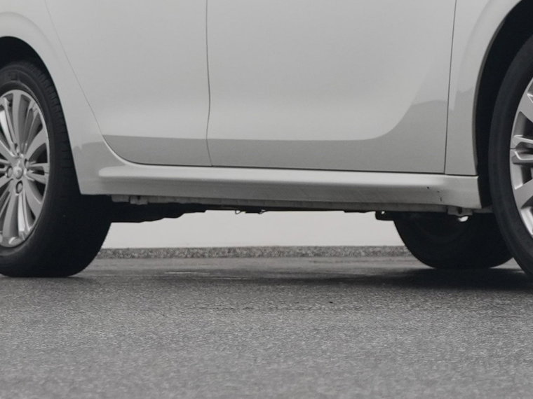 Vehicle Image 38