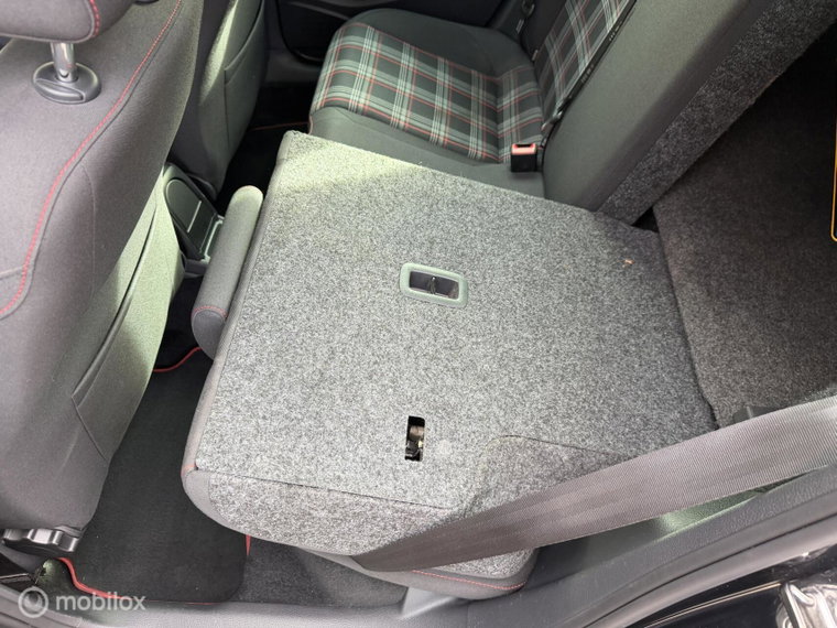 Vehicle Image 26