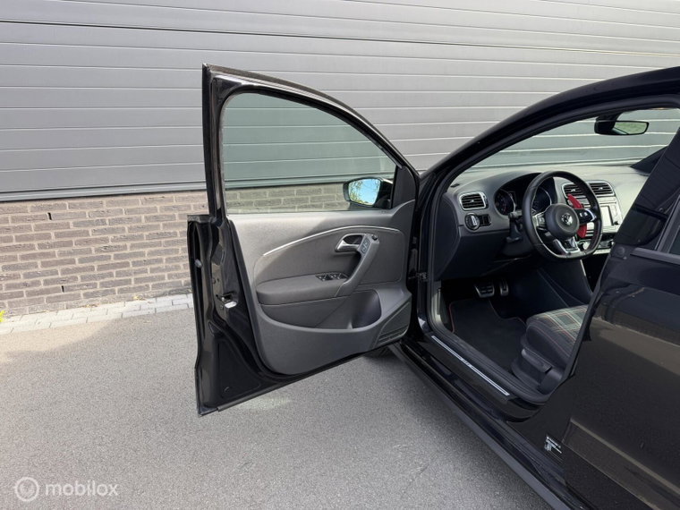 Vehicle Image 27