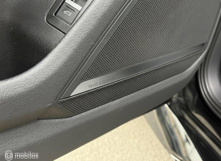 Vehicle Image 33