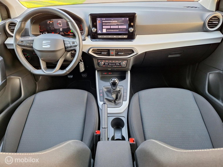 Vehicle Image 9