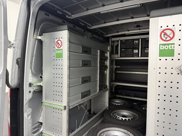 Vehicle Image 30