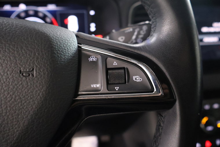 Vehicle Image 16