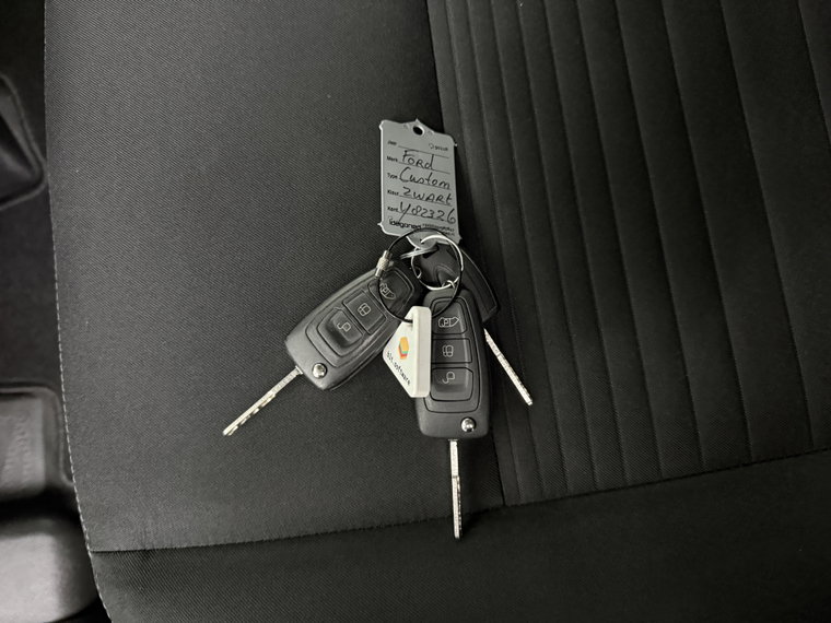 Vehicle Image 8