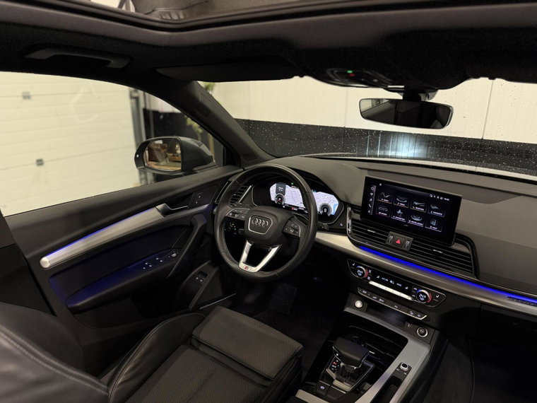 Vehicle Image 16