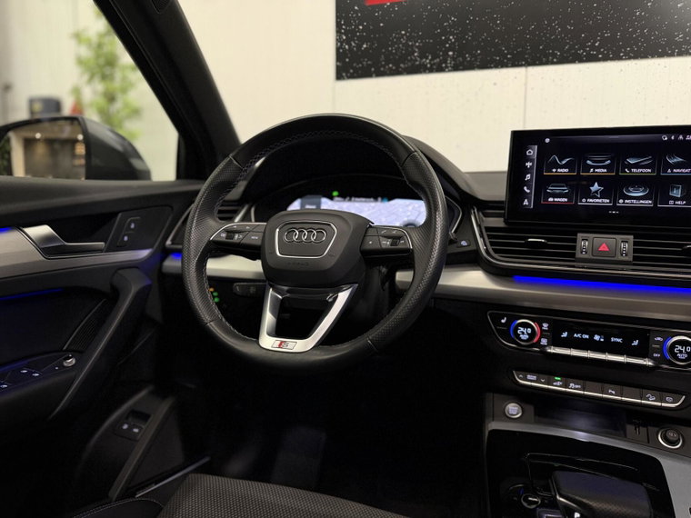 Vehicle Image 32