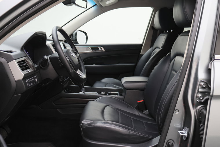 Vehicle Image 11