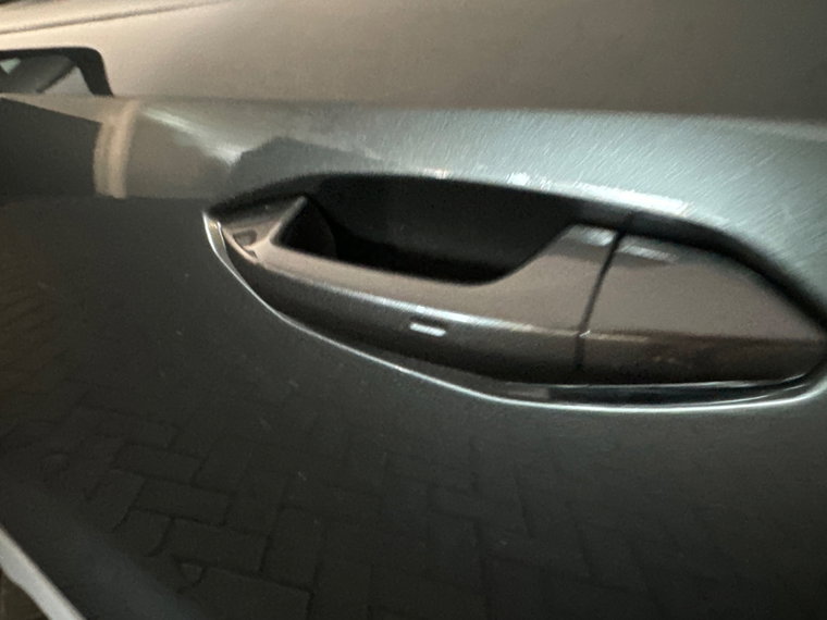Vehicle Image 32