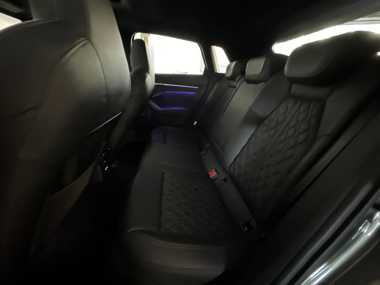 Vehicle Image 33