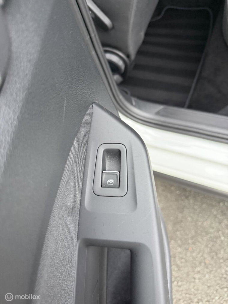 Vehicle Image 27