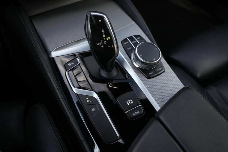 Vehicle Image 32