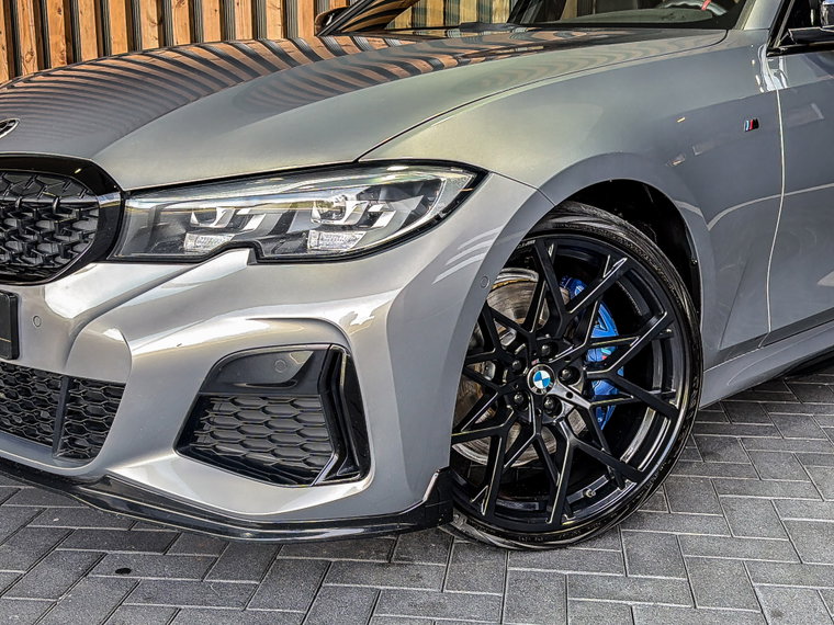 Vehicle Image 32