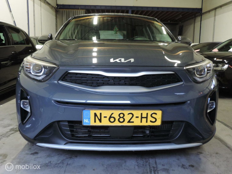 Vehicle Image 16
