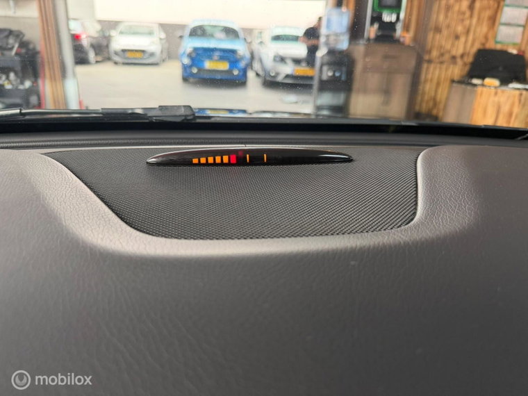 Vehicle Image 33