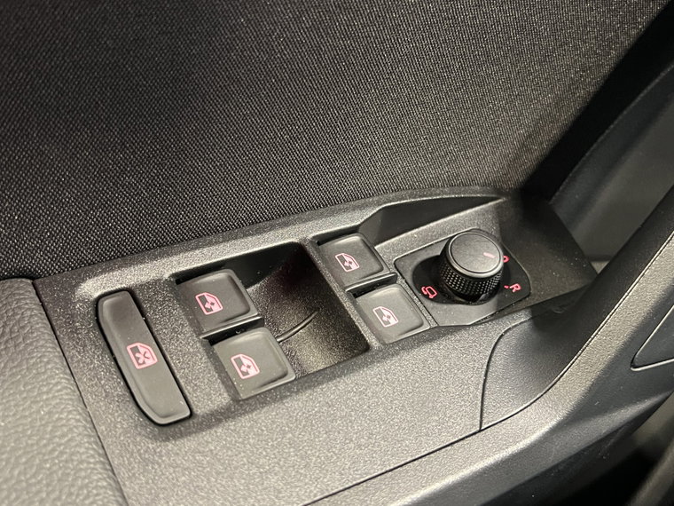 Vehicle Image 26