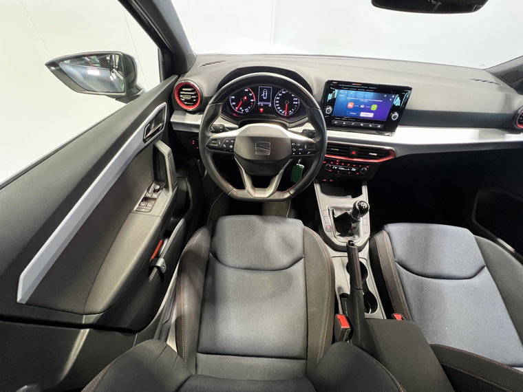 Vehicle Image 32