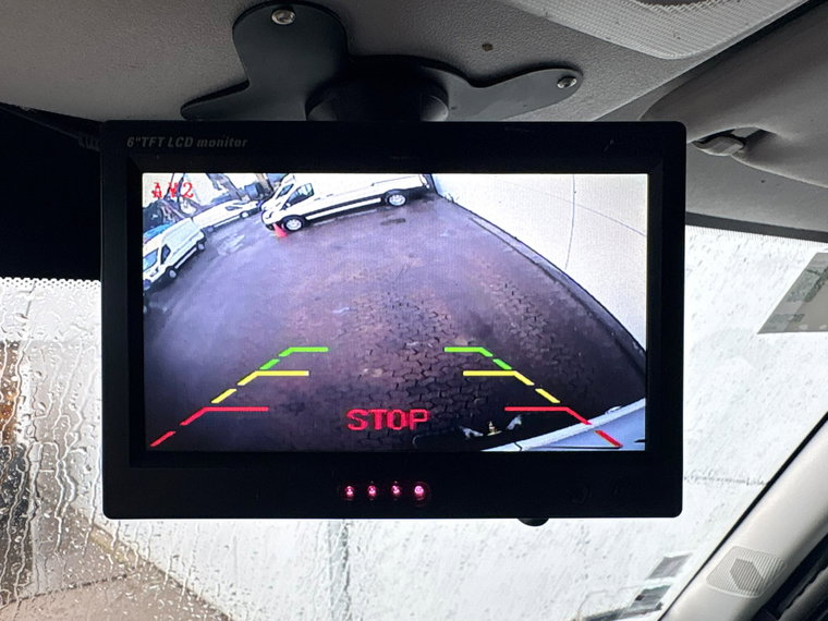 Vehicle Image 25