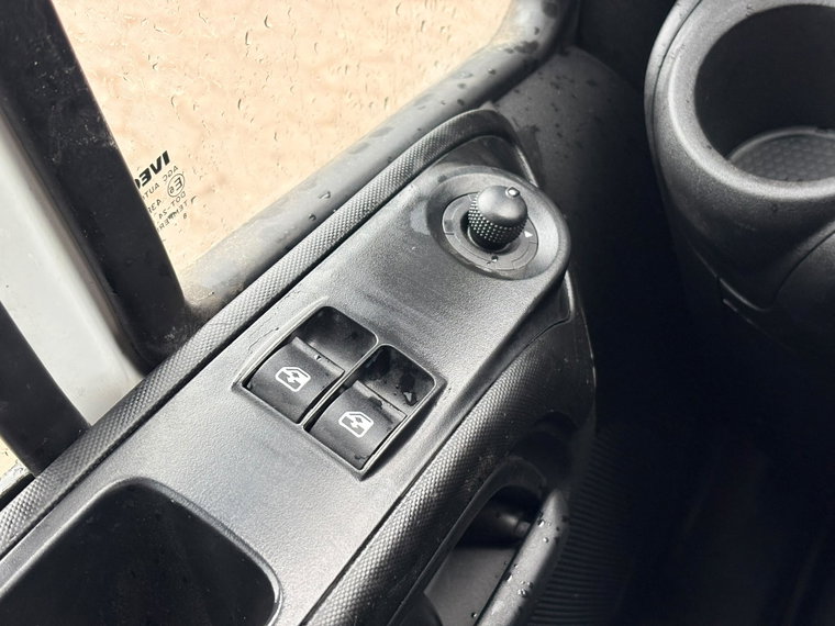 Vehicle Image 29