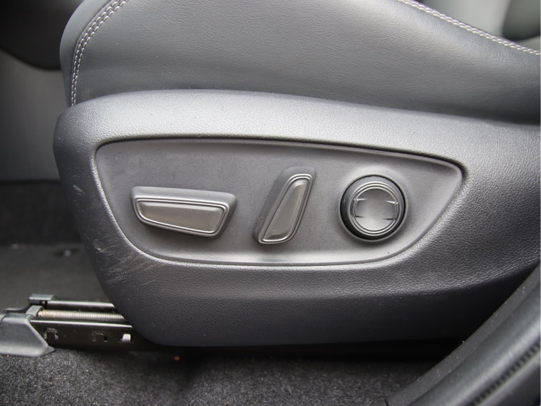 Vehicle Image 34