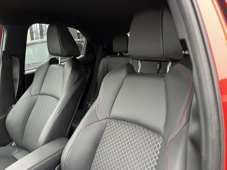 Vehicle Image 15