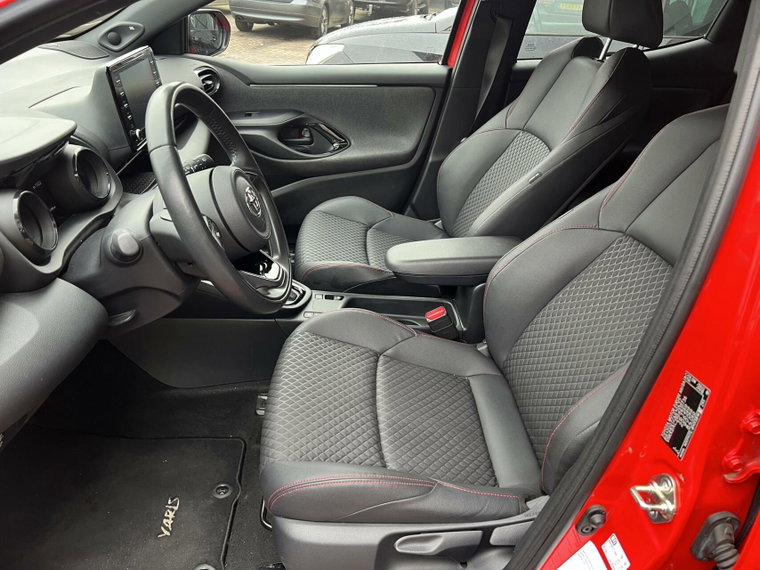 Vehicle Image 16