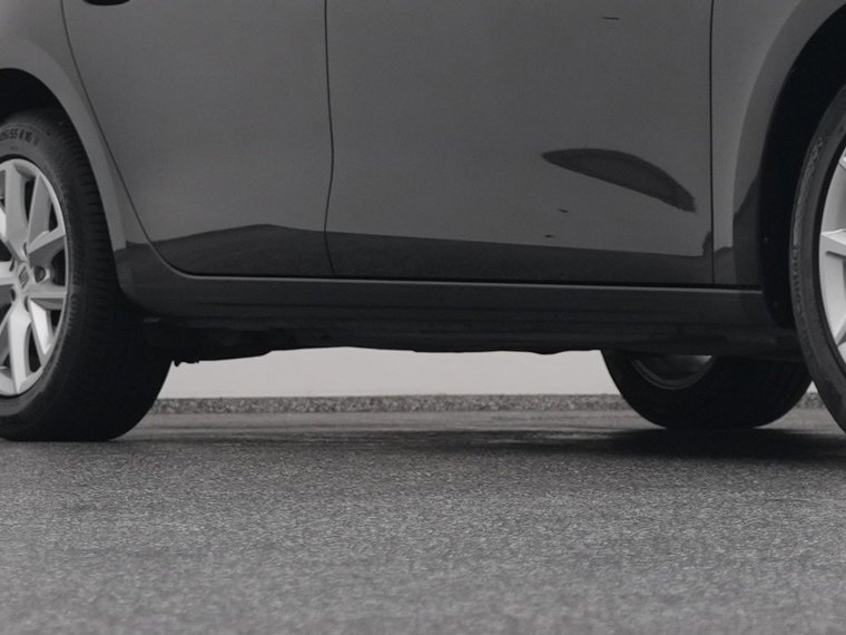 Vehicle Image 38