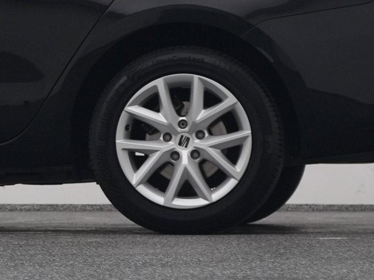 Vehicle Image 40