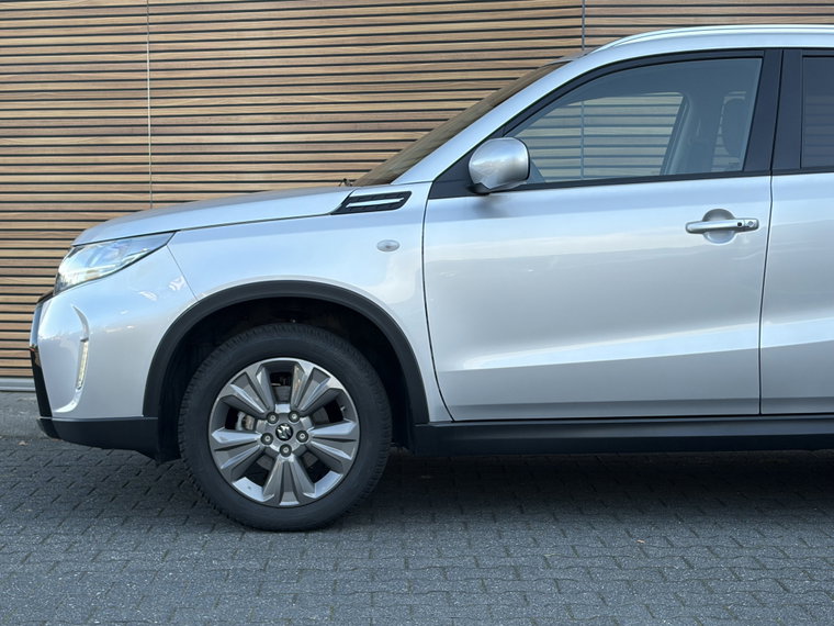 Vehicle Image 12