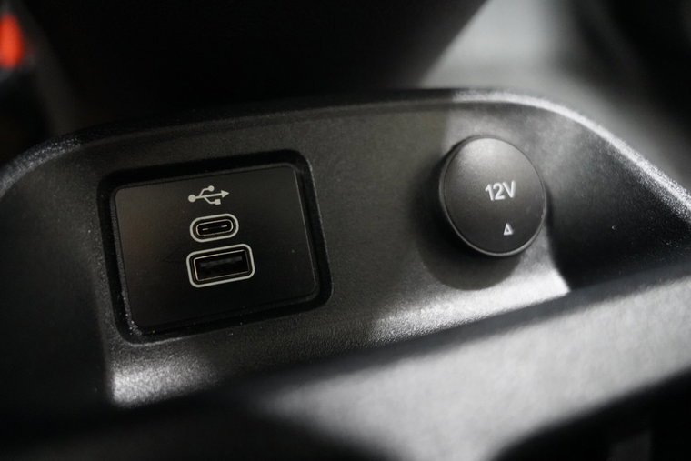 Vehicle Image 32
