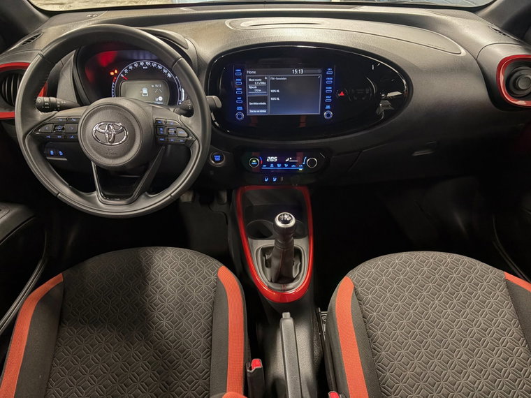 Vehicle Image 10