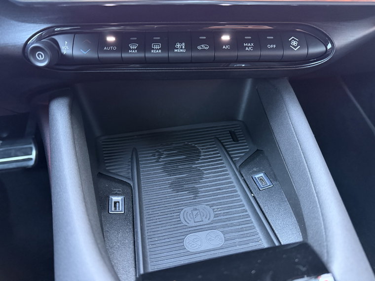 Vehicle Image 33