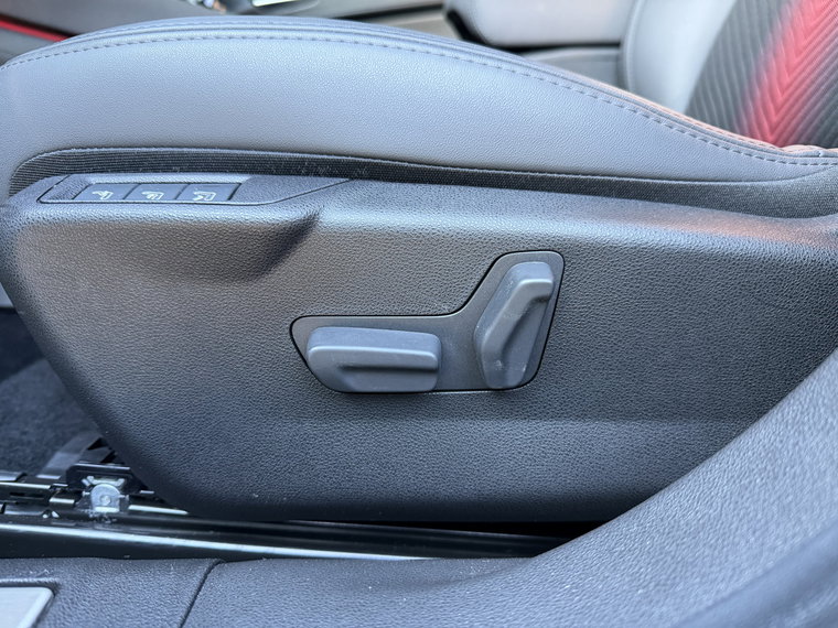 Vehicle Image 36