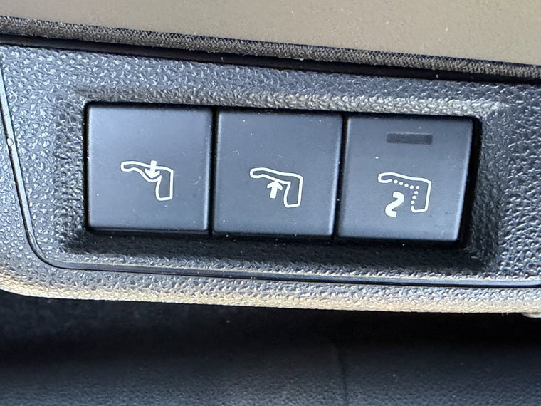 Vehicle Image 37